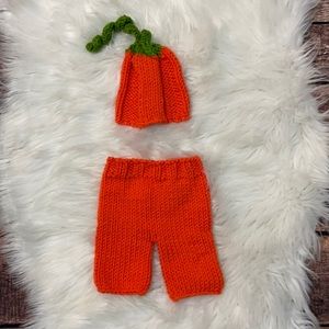 Newborn pumpkin outfit